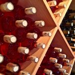 Magazynowanie wina po imporcie – na co warto zwrócić uwagę?