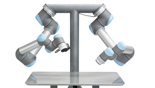 Roboty UR5 Universal Robots przystosowane do przenoszenia obiektów; źródło: Universal Robots