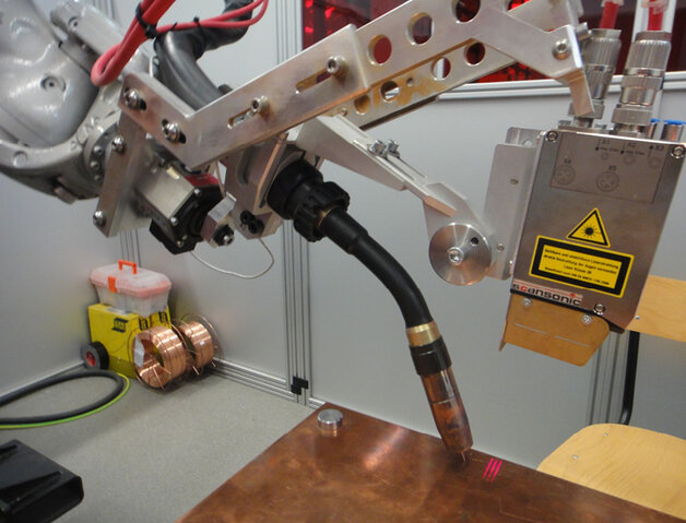 Robot KUKA ze skanerem laserowym