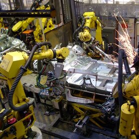 Roboty Fanuc w fabryce Opla w Gliwicach