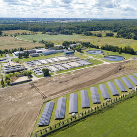 Konsorcjum Photon-Energy i RenCraft uruchomiło  w Polsce farmę fotowoltaiczną o mocy 0,95MWp. Fot. Sal Multirotor