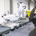 Roboty „naprawią” branżę motoryzacyjną, producentów czekają duże zmiany
