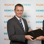 Siemens und KUKA kündigen Kooperation an / Siemens and KUKA announce cooperation