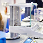 Rodzaje wag laboratoryjnych – czym się różnią i kiedy je stosować?