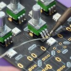 Tworzywa sztuczne jako fundament nowoczesnej elektroniki