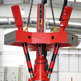 Fot. 1. Przykład robota równoległego stosowanego w przemyśle: Tricept T805 firmy Comau