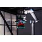 Kobot Universal Robots i próbka leku
