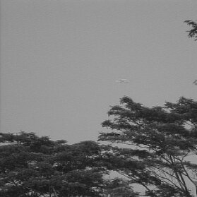 Rys. 1. Obraz samolotu w kamerze światła widzialnego [Image of a plane captured by TV camera]