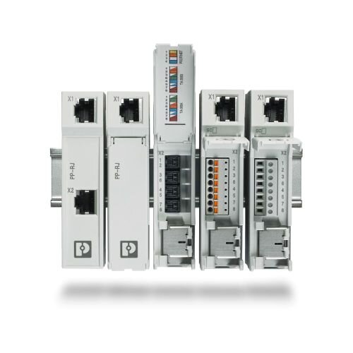 Fot.6. Panele Krosownicze zapewniające różne sposoby łączenia przewodów