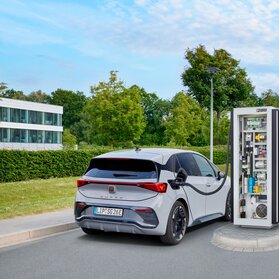 Niezawodność zasilania w stacjach ładowania pojazdów elektrycznych