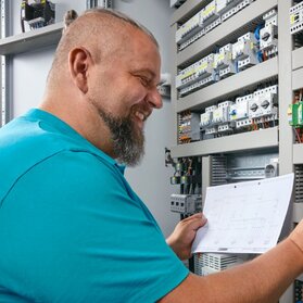 Webinar – Efektywne podłączanie czujników i urządzeń w szafie sterowniczej oraz rozdzielnicy