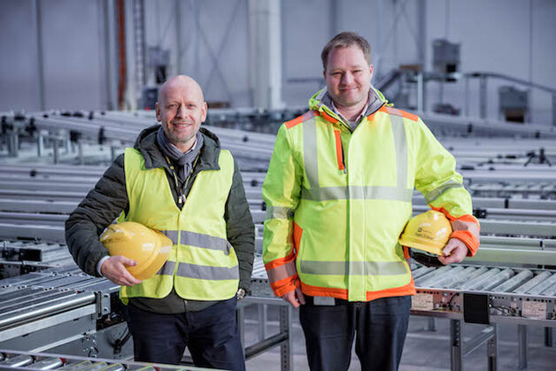 Achim Meyer, Managing Director z lewej strony, obok obok Sven Düker, Project Manager Construction HARTING)
