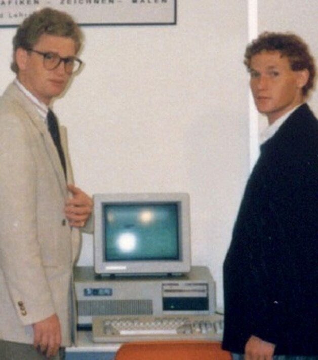 Thomas i Alexander Punzenberger na początku działalności firmy COPA-DATA.