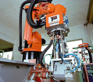 Robot KR125 firmy KUKA na stanowisku roboczym