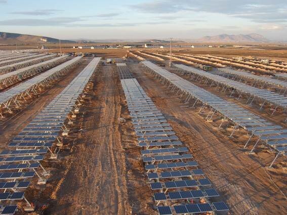 Hiszpania: dzięki systemom SolarOptimus operatorzy elektrowni fotowoltaicznych w silnie nasłonecznionych regionach mogą zwiększyć produkcję energii elektrycznej o ponad 30%.