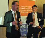 Ze strony firmy igus GmbH w spotkaniu uczestniczył André Kluth – Dyrektor ds. Mediów (na fot. z lewej), natomiast na czele zespołu igus Sp. z o.o. stał Dyrektor Zarządzający – Marek Wzorek  (na fot. z prawej).