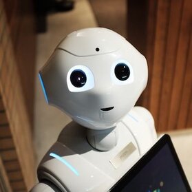 Jak robotyzacja wpłynie na miejsca pracy? Prognozy dla rynku pracy w 2030 roku