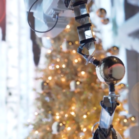 Roboty ABB wprowadzają świąteczny nastrój do Nowego Jorku